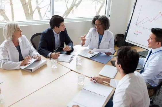 Proveedores de servicios de Farmacovigilancia: Una asociación simbiótica para el éxito 